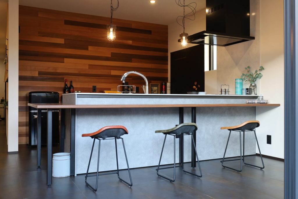 安積町分譲住宅-キッチンテーブル